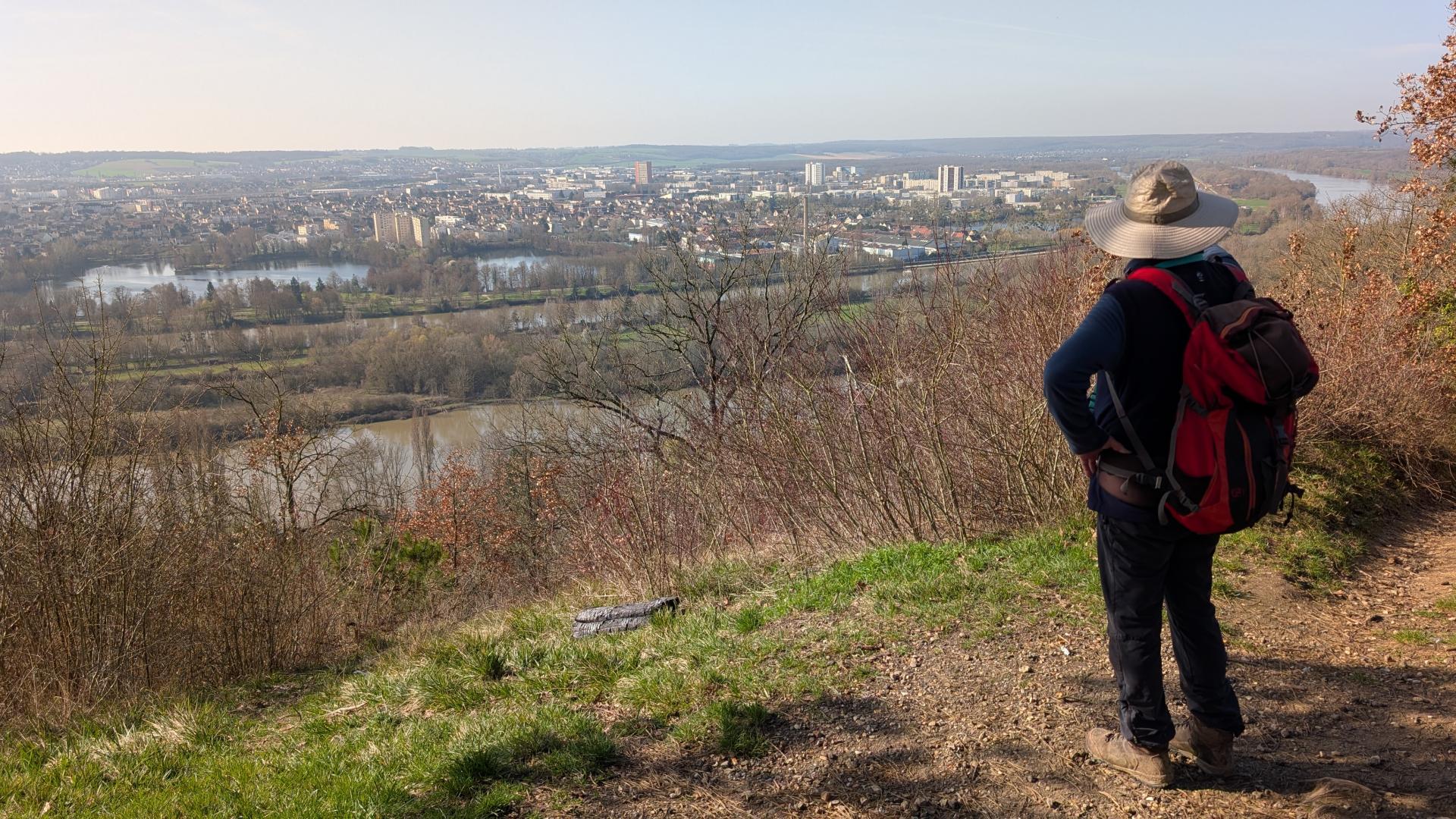 vue sur Mantes la jolie et la Seine