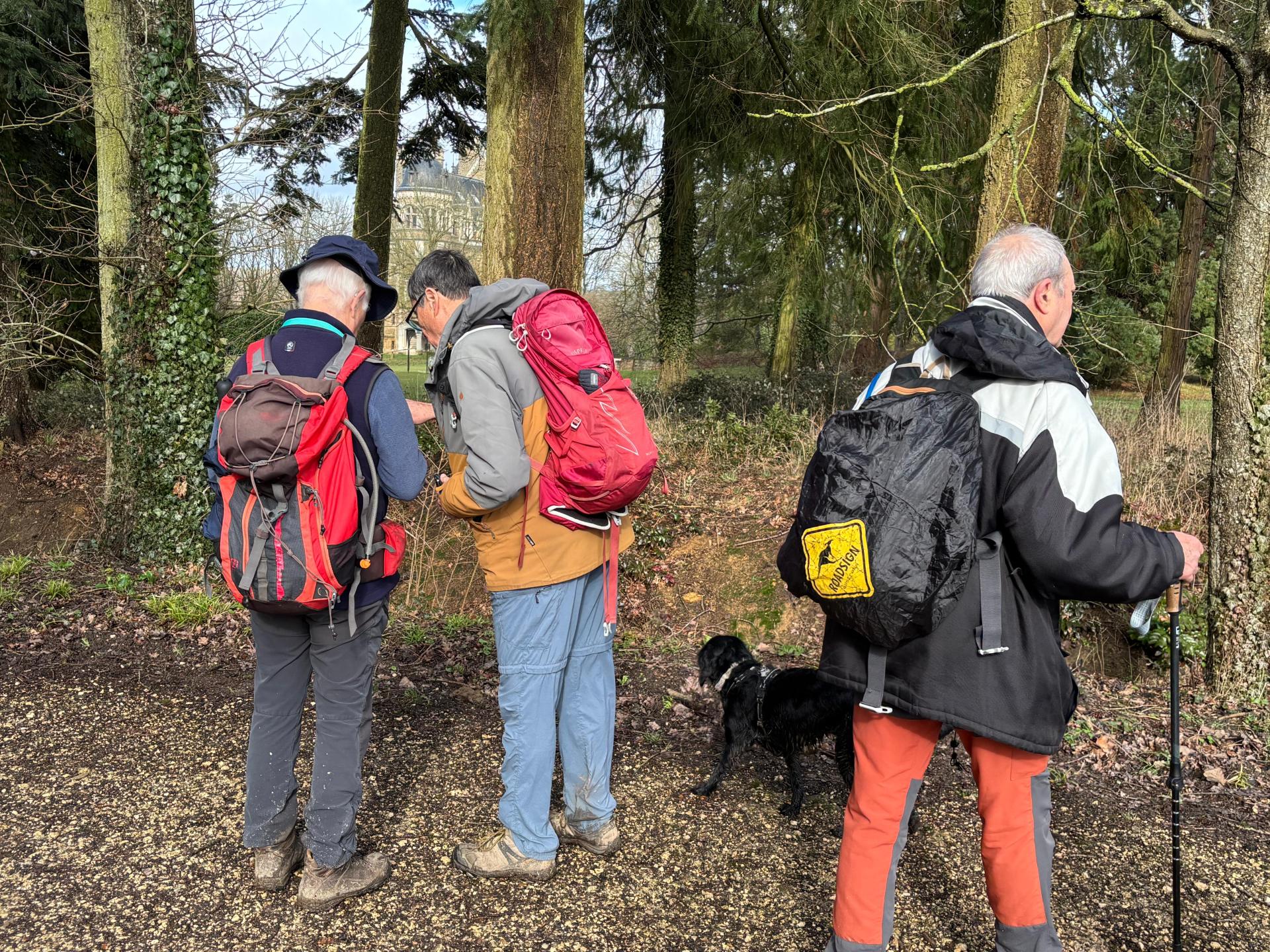 devant le château de Méridon