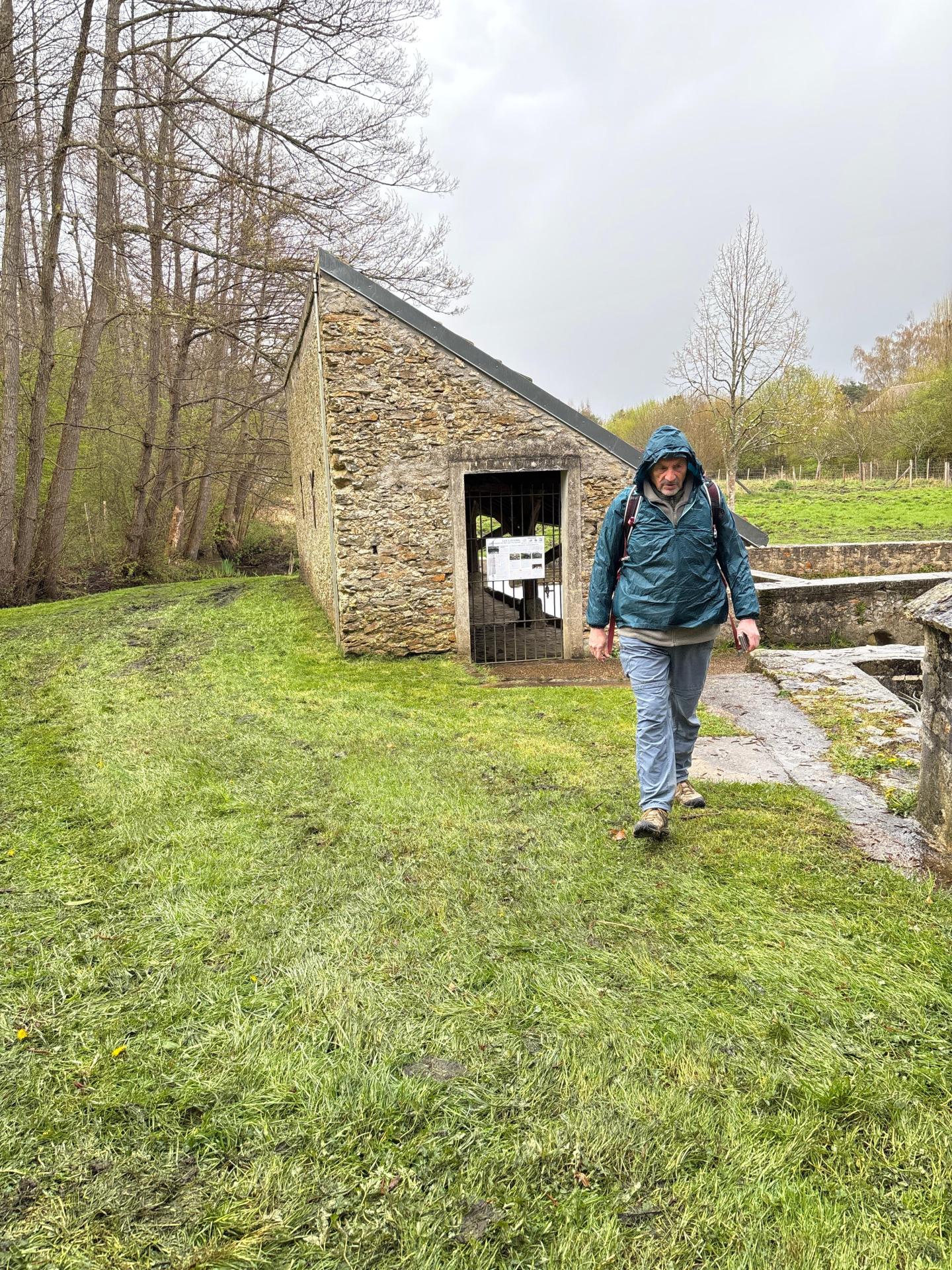 à la fontaine Ste Anne